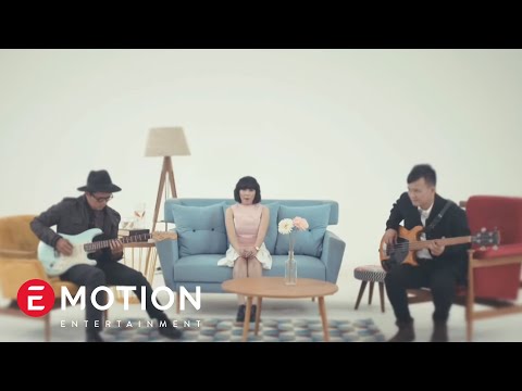 Cassandra - Cinta Dari Jauh (Official Video)