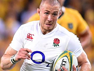 Mike Brown of England (centre) breaks away during their first Test against Australia at Suncorp Stadium in Brisbane, Saturday, June 11, 2016. (AAP Image/Dan Peled) NO ARCHIVING, EDITORIAL USE ONLY