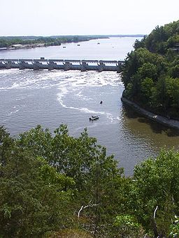 Illinois River, seen from Starved Rock.jpg