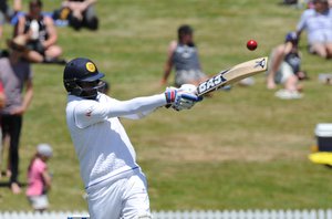 Sri Lanka’s Angelo Mathews hooks to the boundary against New Zealand on day one of the second International Cricket Test at Seddon Park in Hamilton, New Zealand, Friday, Dec. 18, 2015.