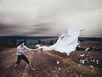 Levitation photography made simple with Snapheal