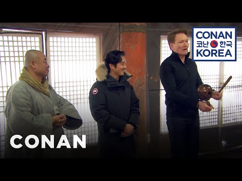 Conan & Steven Yeun Visit A Buddhist Temple