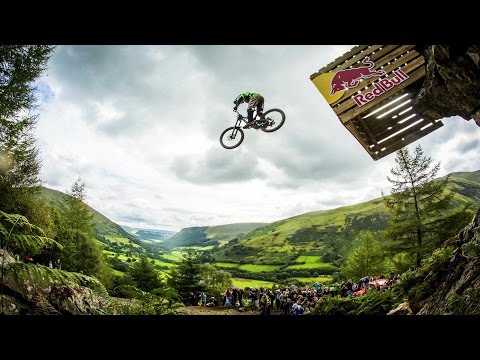 Hardcore Downhill MTB Racing - Red Bull Hardline 2015