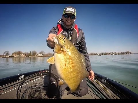 EPIC St. Clair Musky and Smallie Trip - VLOG 4 - 4/17/16