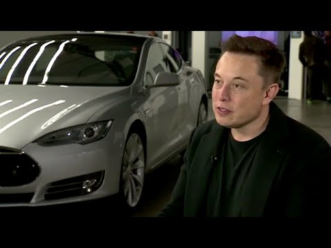 Elon Musk believes Apple is making an electric car (2016.1.11)