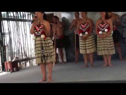 Maori Dance (Whakarewarewa Thermal Village) - New Zealand 2014