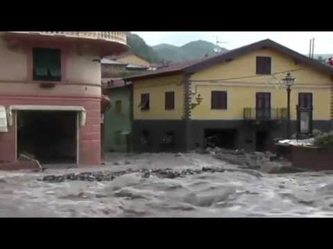 Italy News | Flash Floods Inundate Genoa