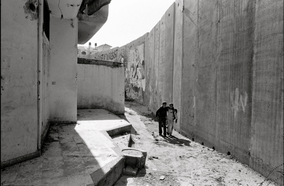 Children on their way to school along the West Bank Barrier, 2007 (Photo: J.C. Tordai/UNRWA)