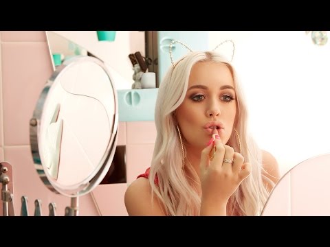 Lottie Tomlinson models the Ariana Grande for Lipsy collection