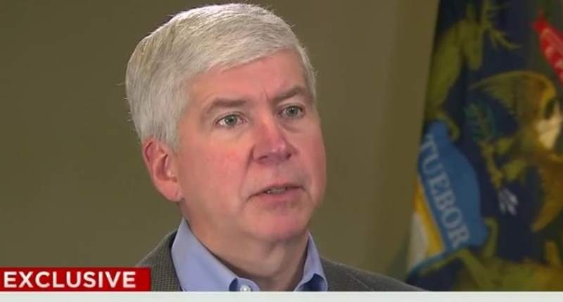 Michigan Gov. Rick Snyder (R) talks to Poppy Harlow on Jan. 27, 2016. (CNN)