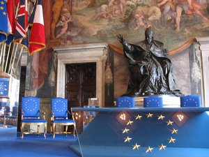 File -  Hall in the Musei Capitolini (Capitoline Museums) in Rome, where the European Constitution was signed on 29 October 2004 and where the European Economic Community had formally been founded in 1957 with the Treaty of Rome .