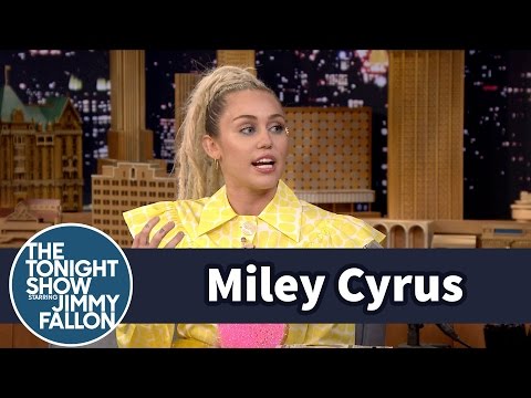 Miley Cyrus Turned Vegan for Her Intelligent Blowfish and Pig