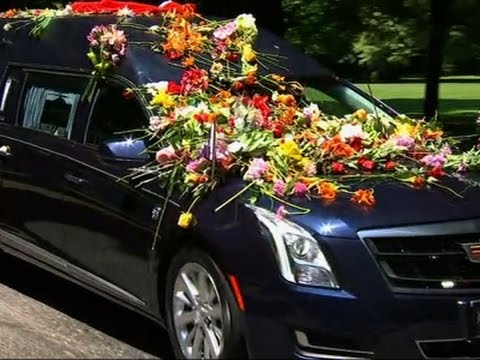 Ali Procession Arrives at Louisville Cemetery