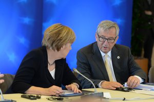 Jean-Claude Juncker and Angela Merkel 