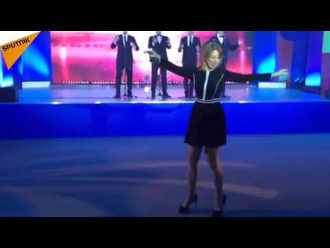 Zakharova Rocks the Dancefloor With Kalinka