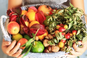 You've scored fresh fruit and vegetables from the farmers market, but are you washing them properly? 