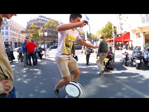 JE MARCHE À 20 KM/H DANS PARIS !