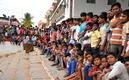 Hundreds of students of the mutt and devotees standing on the premises of Siddaganga mutt in Tumakuru city to see the seer Shivakumara Swami on Saturday.