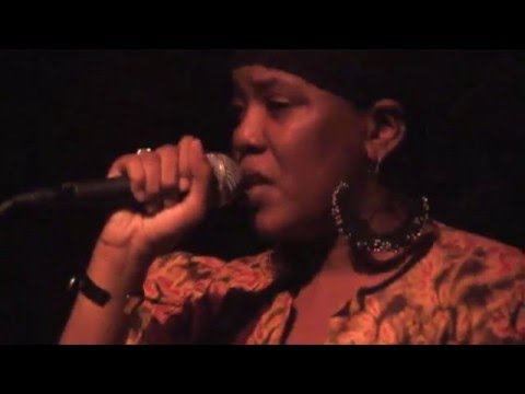 Dezarie with the Midnite Band at the Independent San Francisco August 4, 2009 whole show