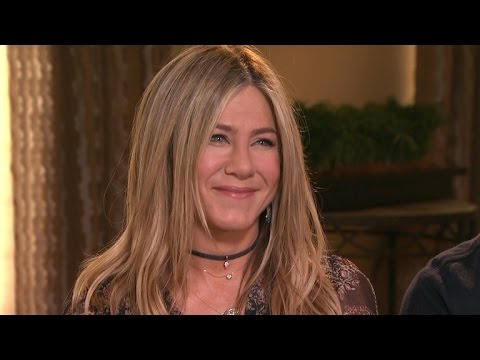 EXCLUSIVE: Jennifer Aniston Says Her Life Is 'Peaceful,' Talks Jake Gyllenhaal's Crush on Her