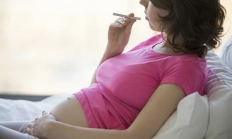 teenager pregnant smoking