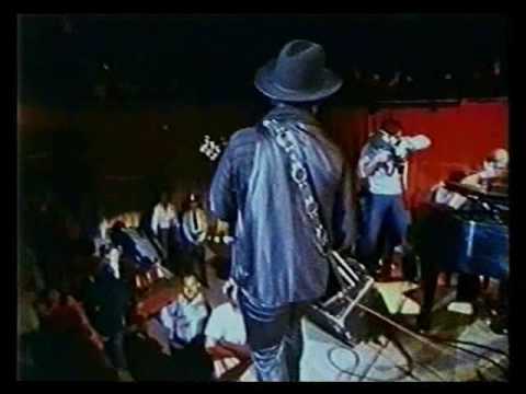 Bo Diddley LIVE 1973 - "Hey, Bo Diddley"