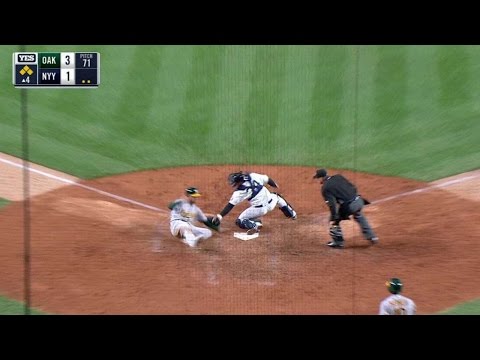 OAK@NYY: Hicks throws home to complete double play