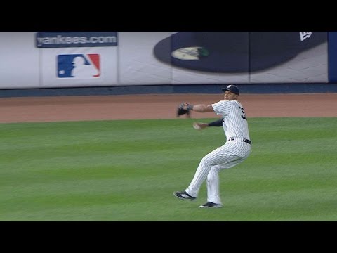 Aaron Hicks displays powerful arm