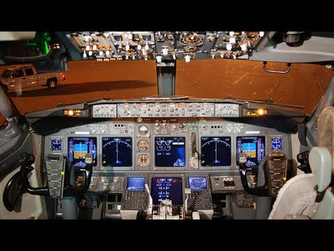 Cockpit Flight | Boeing 737-700 SAS | OSL-CPH (HD)