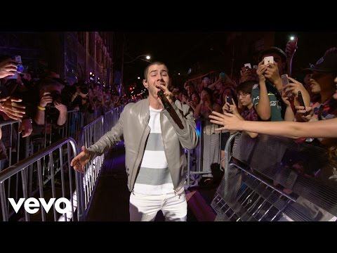 Nick Jonas - Close (Live From The MMVAs / 2016)