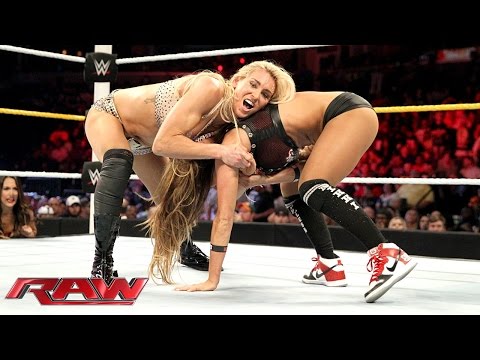 Charlotte vs. Nikki Bella - Divas Championship Match: Raw, Sept. 14, 2015