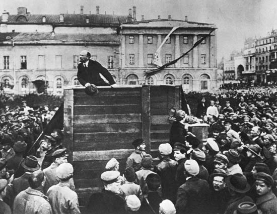 Soviet Union: Lenin addressing crowd, 1920 [Credit: The Granger Collection, New York]