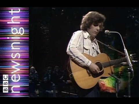 Don McLean performs American Pie live at BBC in 1972 - Newsnight archives