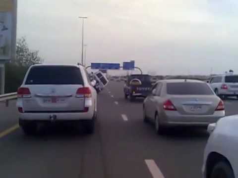 Dubai Shaikh Zayed Road 2 wheel driving stunt drivers arrested