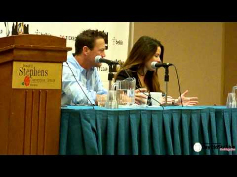 Wizard World Chicago: Charmed Panel with Holly Marie Combs and Brian Krause