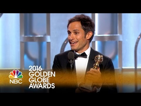 Gael García Bernal Wins Best Actor in a TV Series, Comedy - Golden Globes 2016