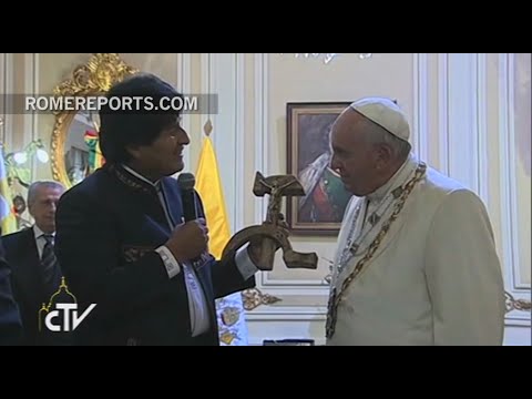 Bolivian president, Evo Morales,  gives Pope politically charged gifts