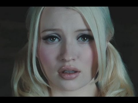 Emily Browning - Sweet Dreams (Are Made Of This)