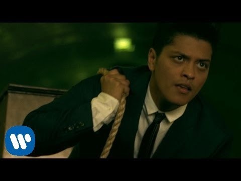 Bruno Mars - Grenade [OFFICIAL VIDEO]