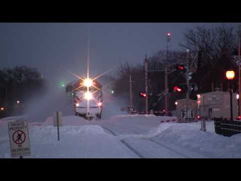 Metra 143 arriving at Arlington Heights