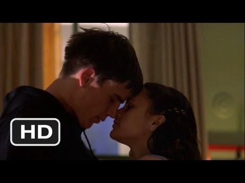 O (3/11) Movie CLIP - Stolen Scarf (2001) HD