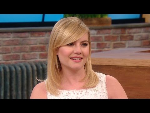 Elisha Cuthbert's Blindfolded Taste-Test Challenge