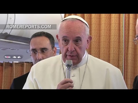 Pope Francis press conference: "Benedict resigned with Science and Theology. There is only one Pope"