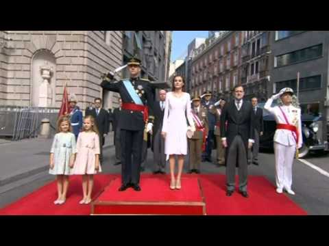 Spain's new king Felipe VI is sworn in as monarch in Madrid