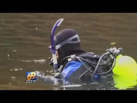 Divers go underwater to map submerged trains in Delaware River