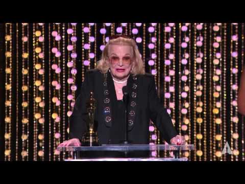 Gena Rowlands receives an Honorary Award at the 2015 Governors Awards