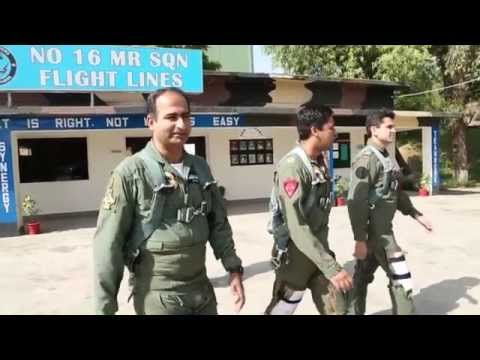 Pakistan Air Force JF-17 thunder escorting Chinese President's plane