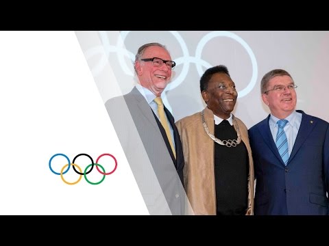 Pelé is awarded the Olympic Order