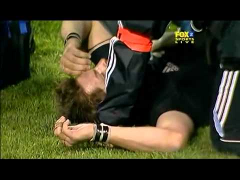 Rugby union, Lote Tuqiri tackle on Ritchie Mccaw.