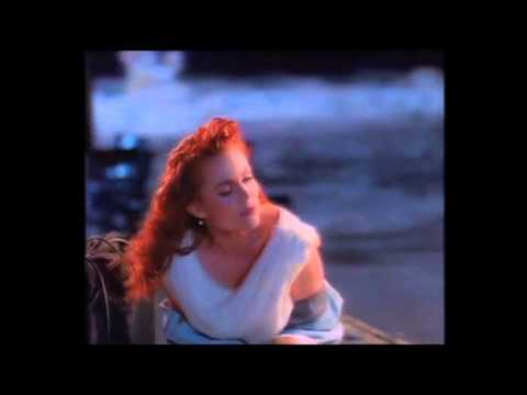 Belinda Carlisle - Leave A Light On